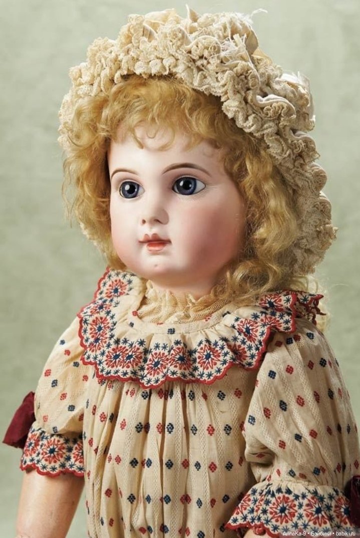 Платья для антикварных кукол с декором тесьмой