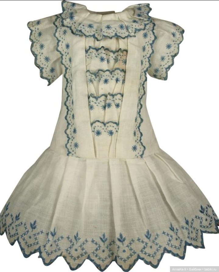 Платья для антикварных кукол с декором тесьмой