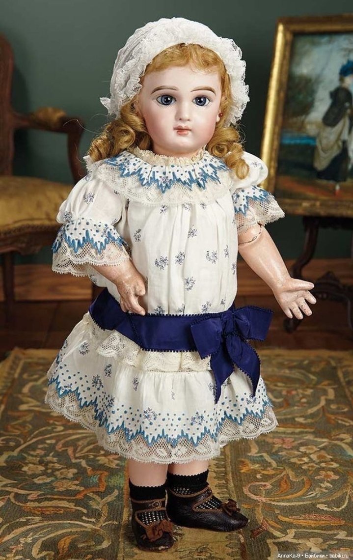Платья для антикварных кукол с декором тесьмой