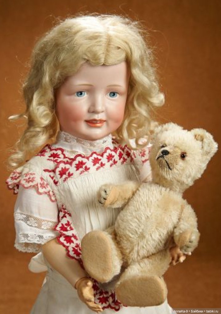 Платья для антикварных кукол с декором тесьмой