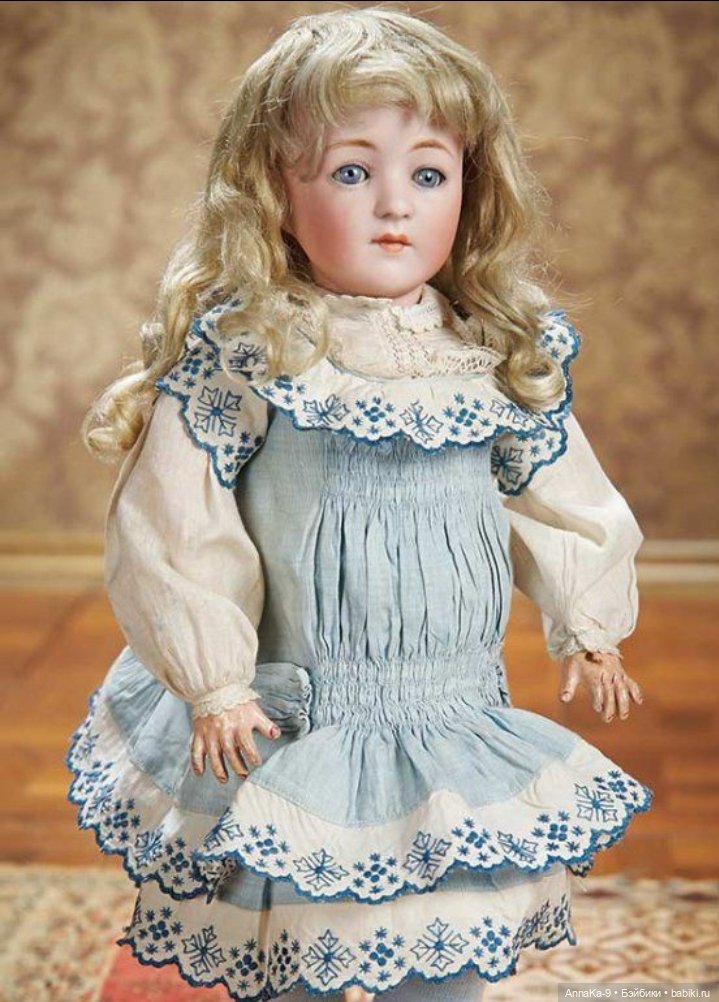 Платья для антикварных кукол с декором тесьмой