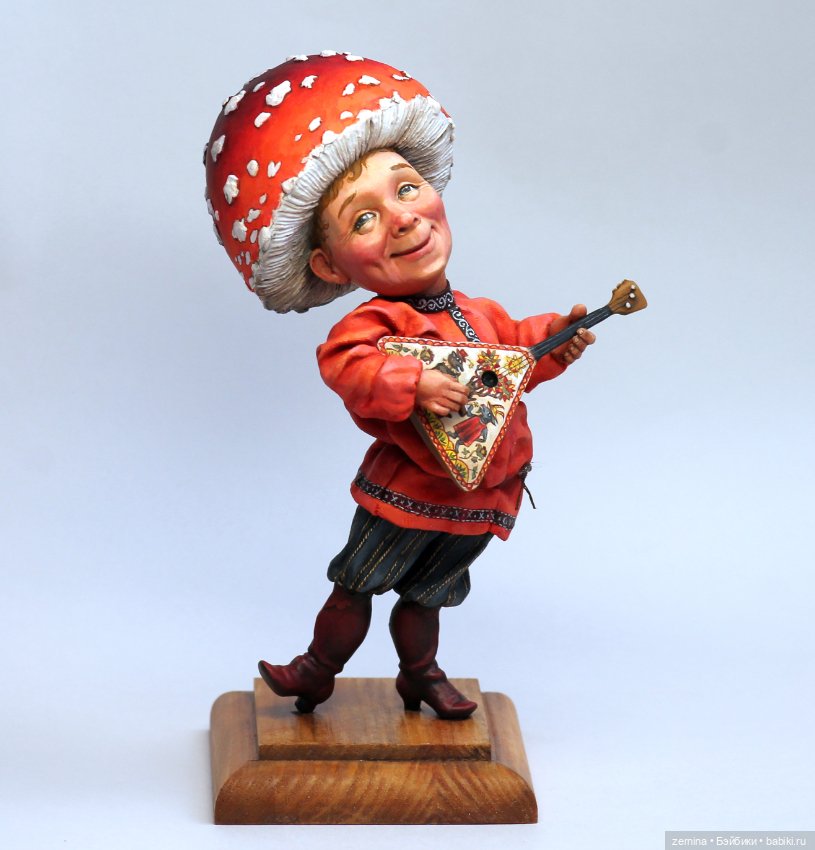 Мухоморчик с балалайкой — Лепка авторских кукол: полимерная глина