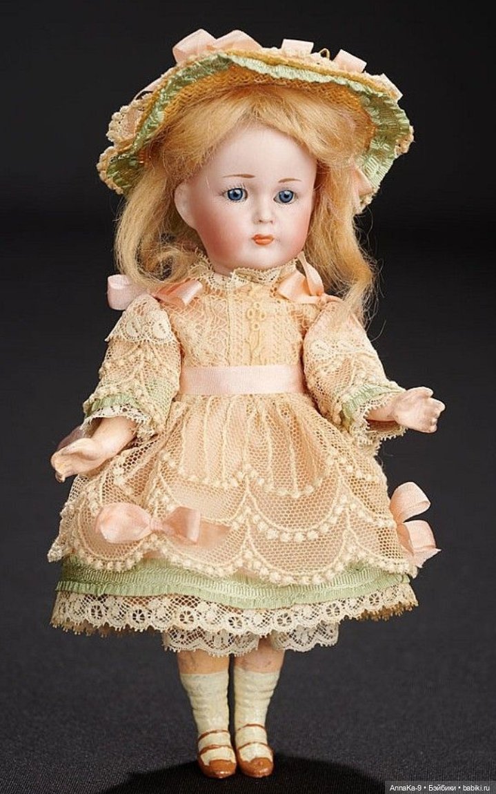 Кукольные платья из кружев, хлопковой сетке и шитья для миньонет (фото 7)