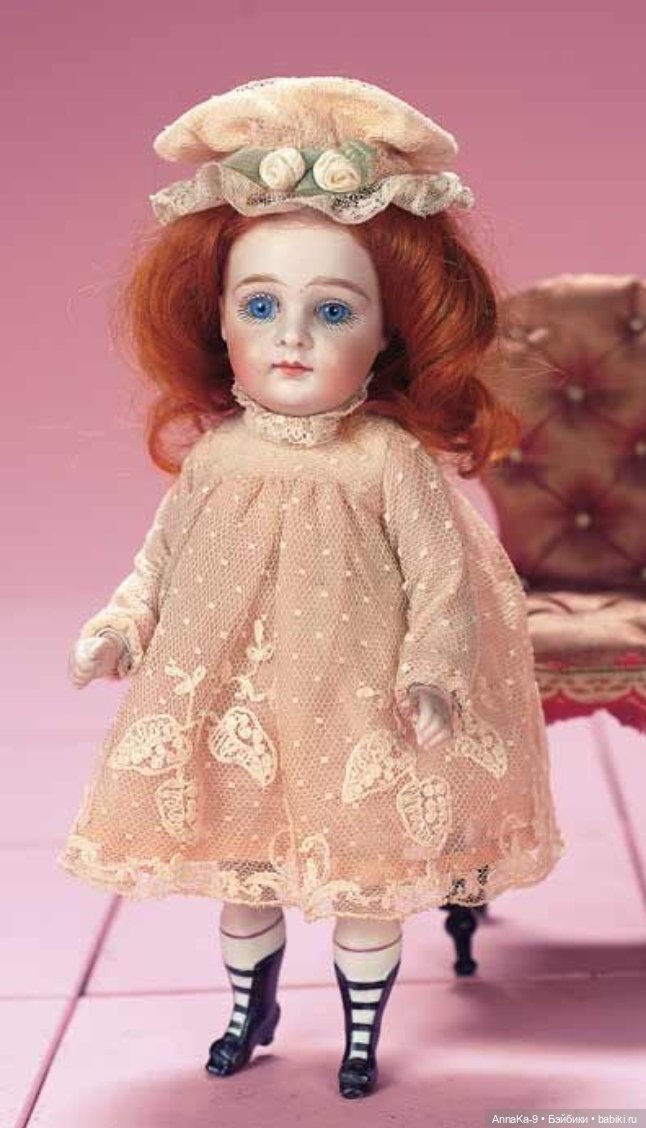 Кукольные платья из кружев, хлопковой сетке и шитья для миньонет