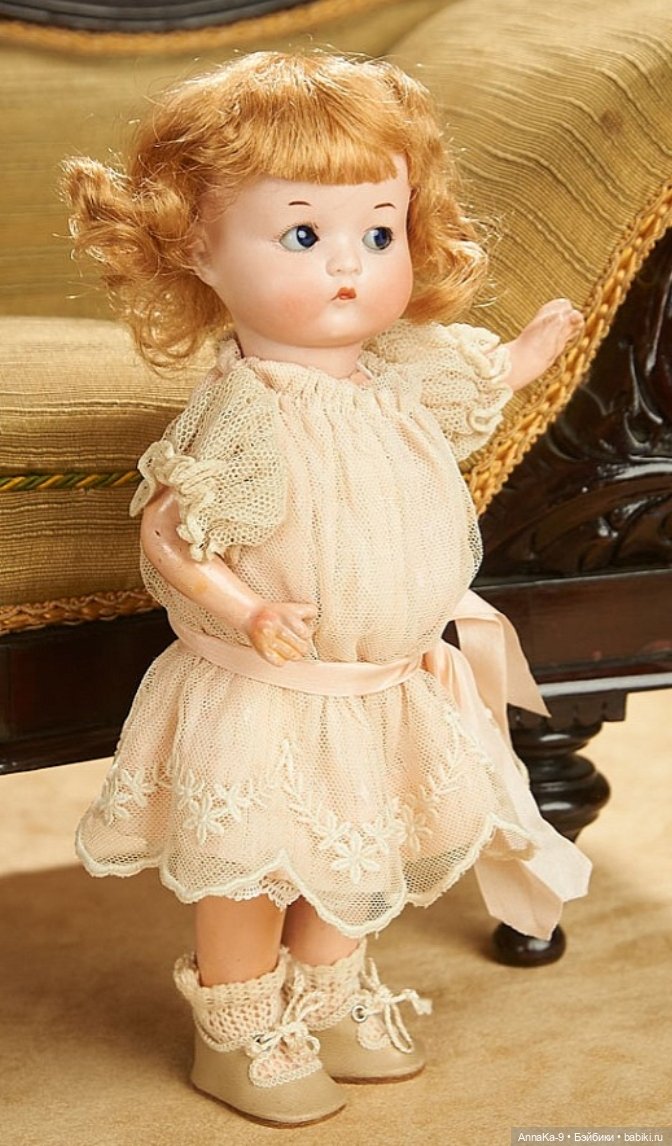 Кукольные платья из кружев, хлопковой сетке и шитья для миньонет (фото 9)