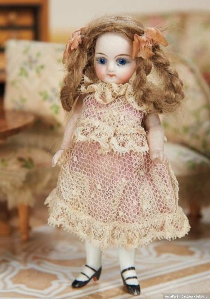 Кукольные платья из кружев, хлопковой сетке и шитья для миньонет (фото 6)