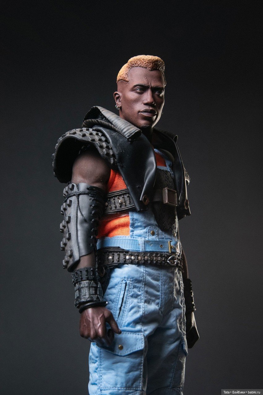 Siberian Custom Studio - фигурка Саймона Феникса (фото 3)