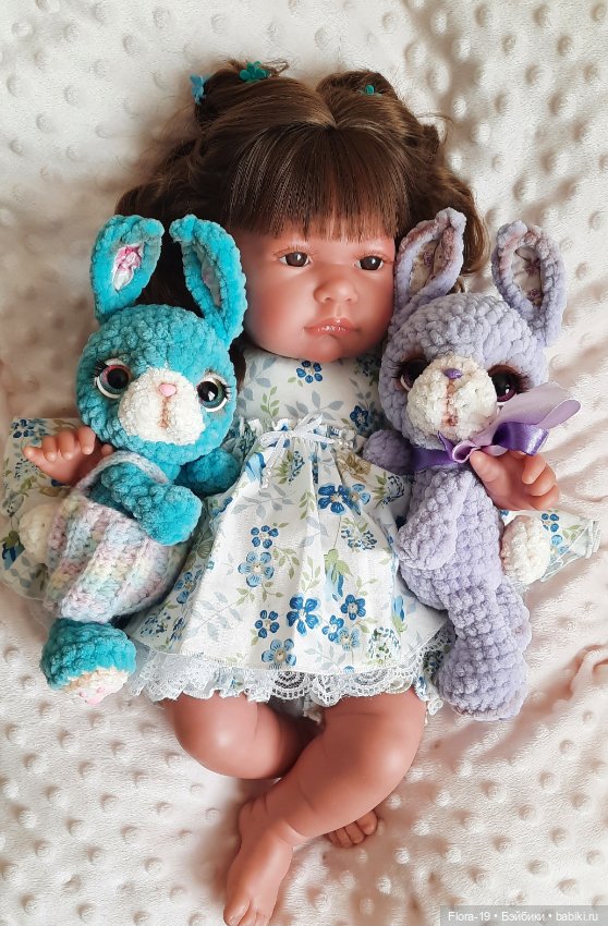 Куколки детки и их игрушечки