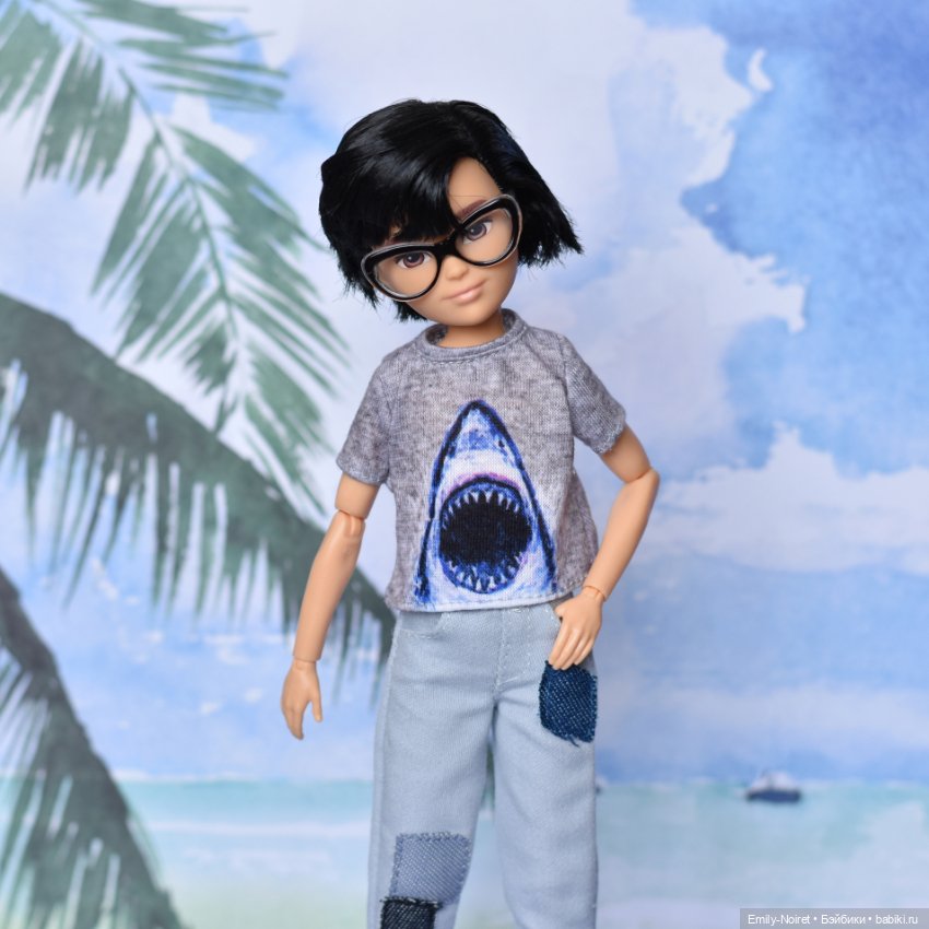 Портреты разных куколок — Коллекции игровых кукол (Playline): фото полок (фото 6)