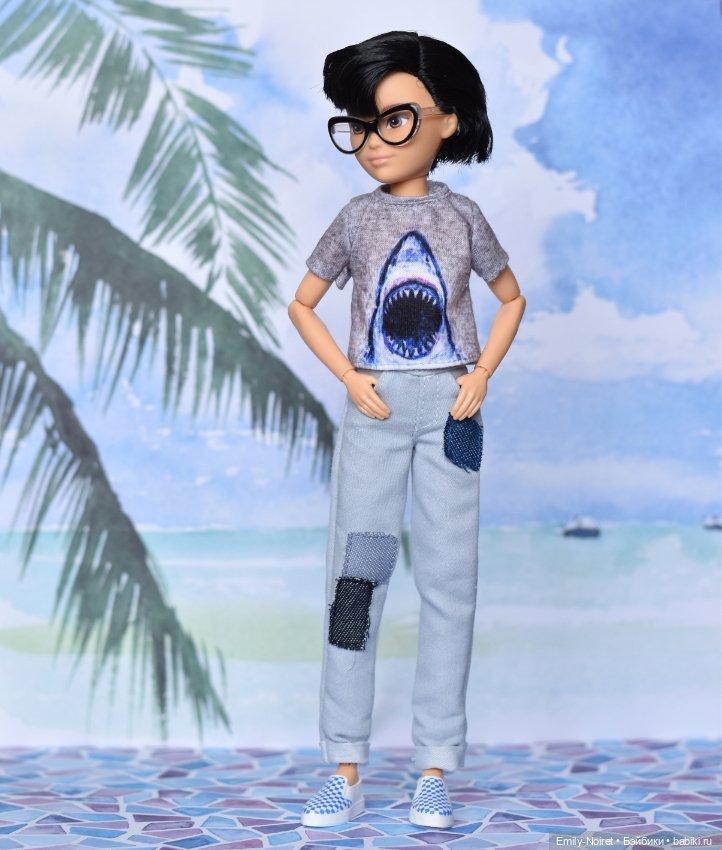 Портреты разных куколок — Коллекции игровых кукол (Playline): фото полок (фото 4)