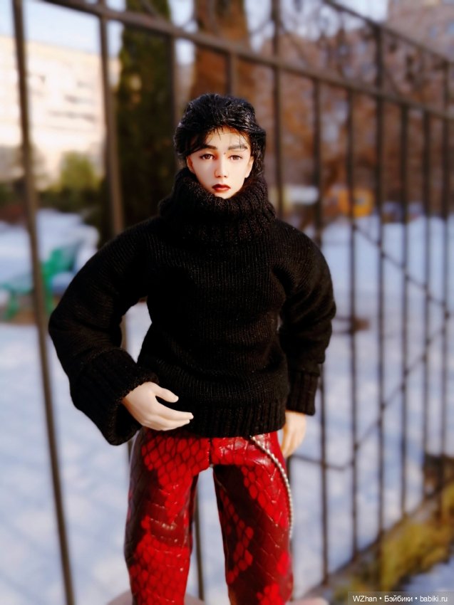 Ван Ибо: кожаные брюки и харизма молодости