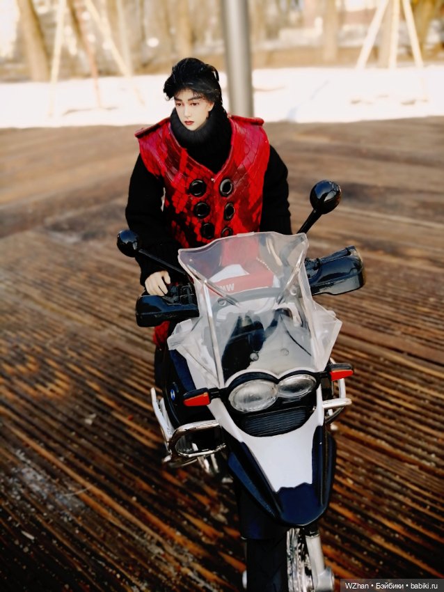 Ван Ибо: кожаные брюки и харизма молодости (фото 7)