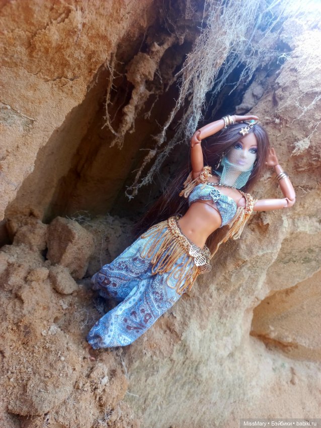 Сабрина. Танец в пустыне — Куклы Barbie (Барби): Looks (фото 2)
