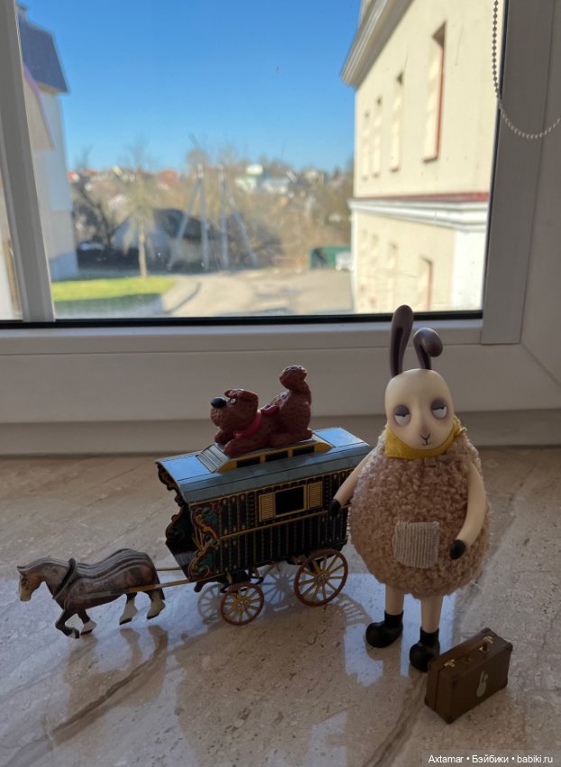 Мирон с Пряником поздравляет всех с праздником весны🌞