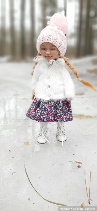 Сходили в гости или снимайте ботинки, когда залезаете на стол (фото 10)