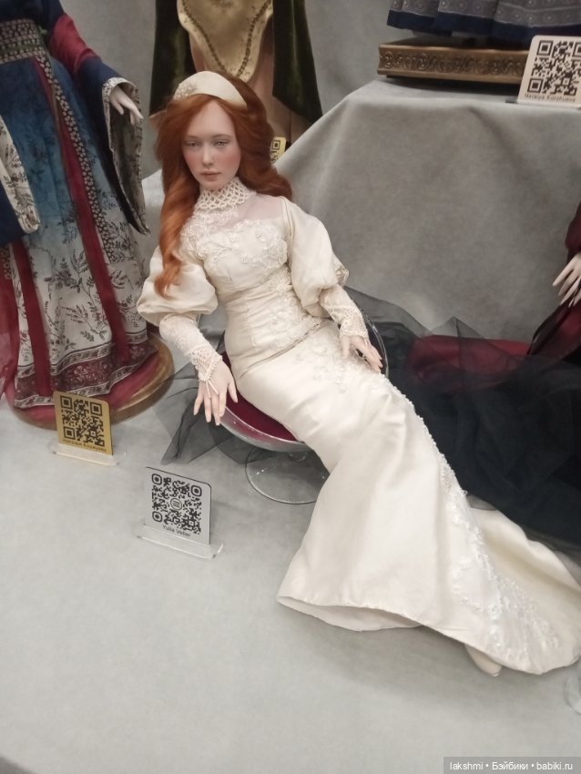 Рисса снова гуляет по Тишинке 08.03.24_часть 1