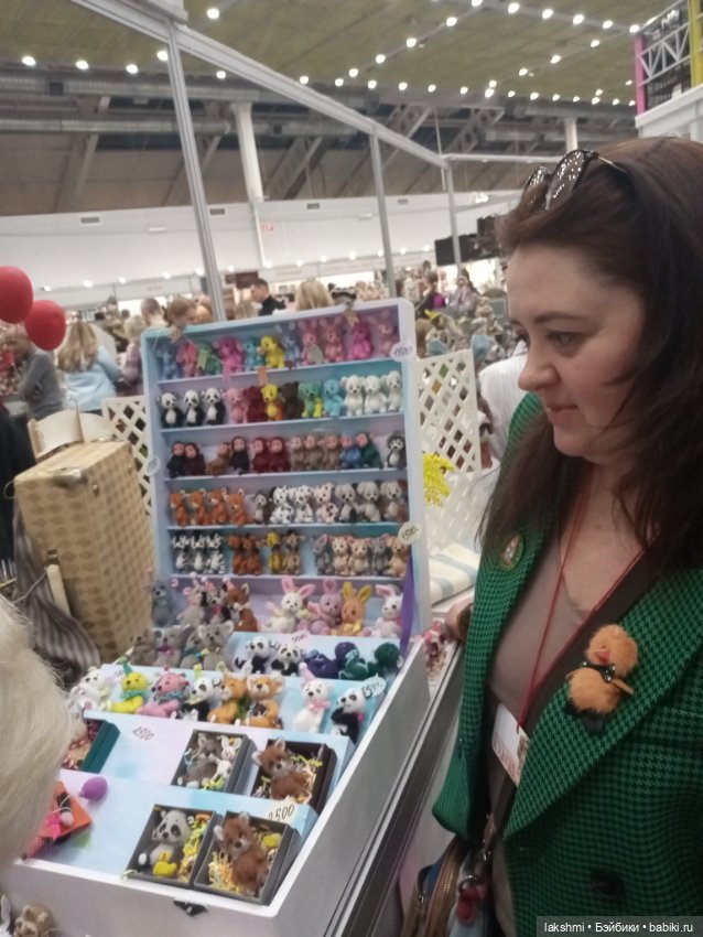 Рисса снова гуляет по Тишинке 08.03.24_часть 1 (фото 9)