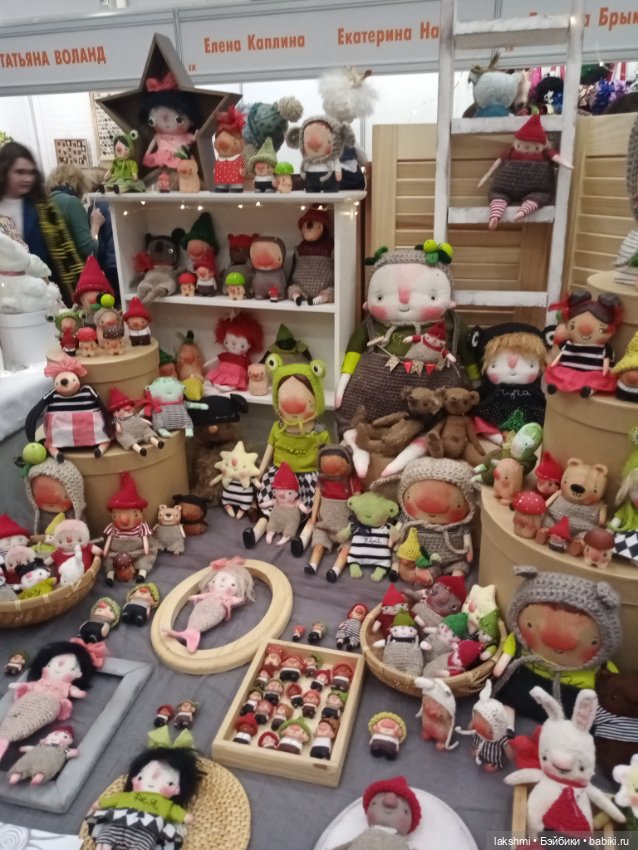 Рисса снова гуляет по Тишинке 08.03.24_часть 2