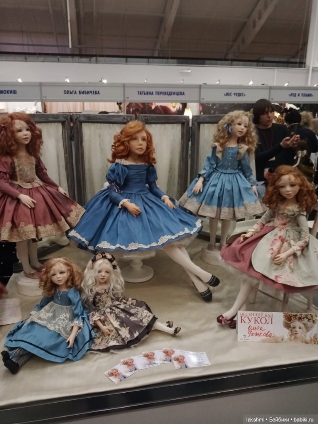 Рисса снова гуляет по Тишинке 08.03.24_часть 1