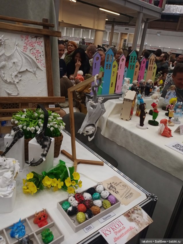 Рисса снова гуляет по Тишинке 08.03.24_часть 1