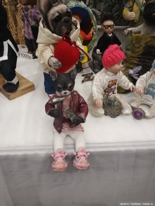 Рисса снова гуляет по Тишинке 08.03.24_часть 1