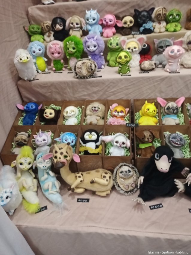 Рисса снова гуляет по Тишинке 08.03.24_часть 2