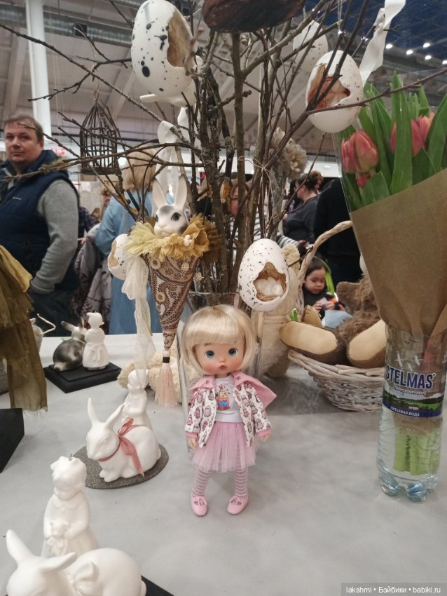 Рисса снова гуляет по Тишинке 08.03.24_часть 1