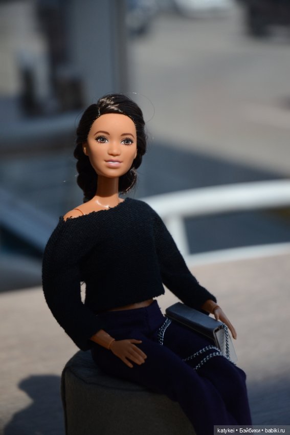 ДР Барби. Съёмка Рут в кафе