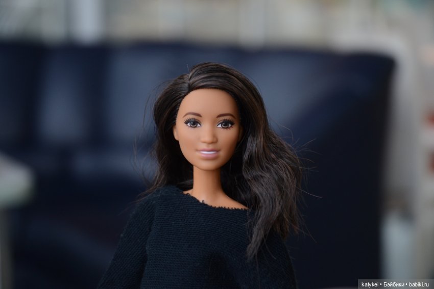 ДР Барби. Съёмка Рут в кафе