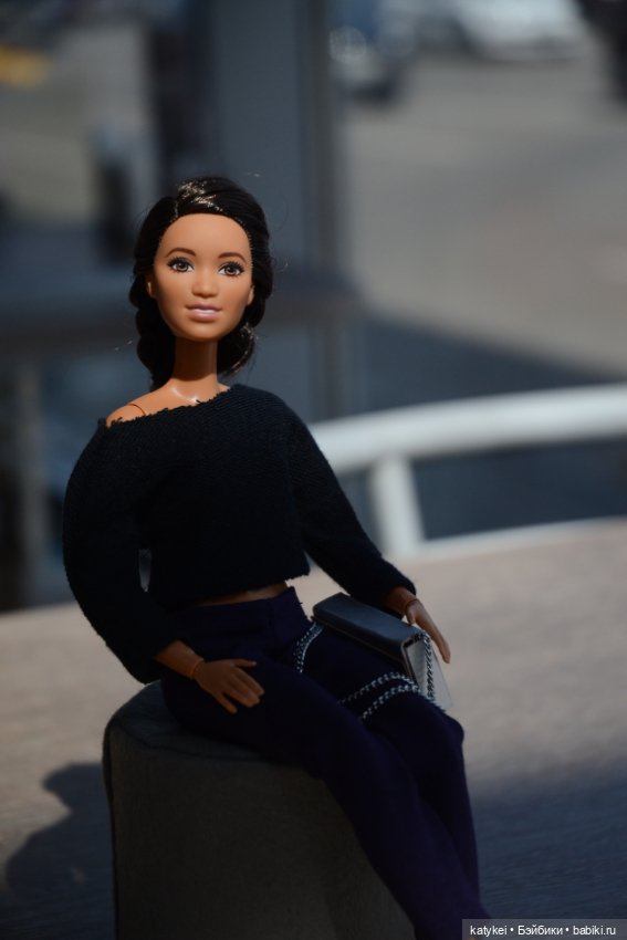 ДР Барби. Съёмка Рут в кафе