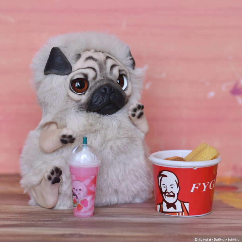 Угощение для мопсика — Домашние фото авторских игрушек: Тедди