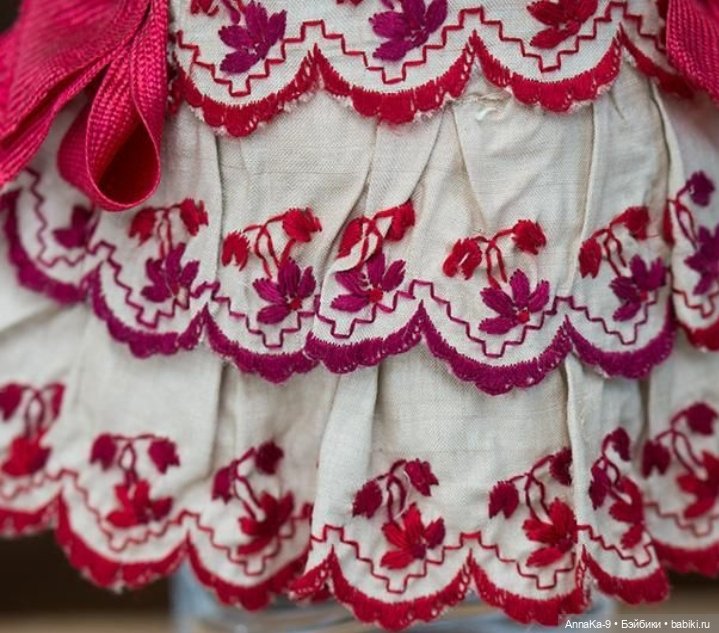 Платья для антикварных кукол с декором тесьмой, часть 2