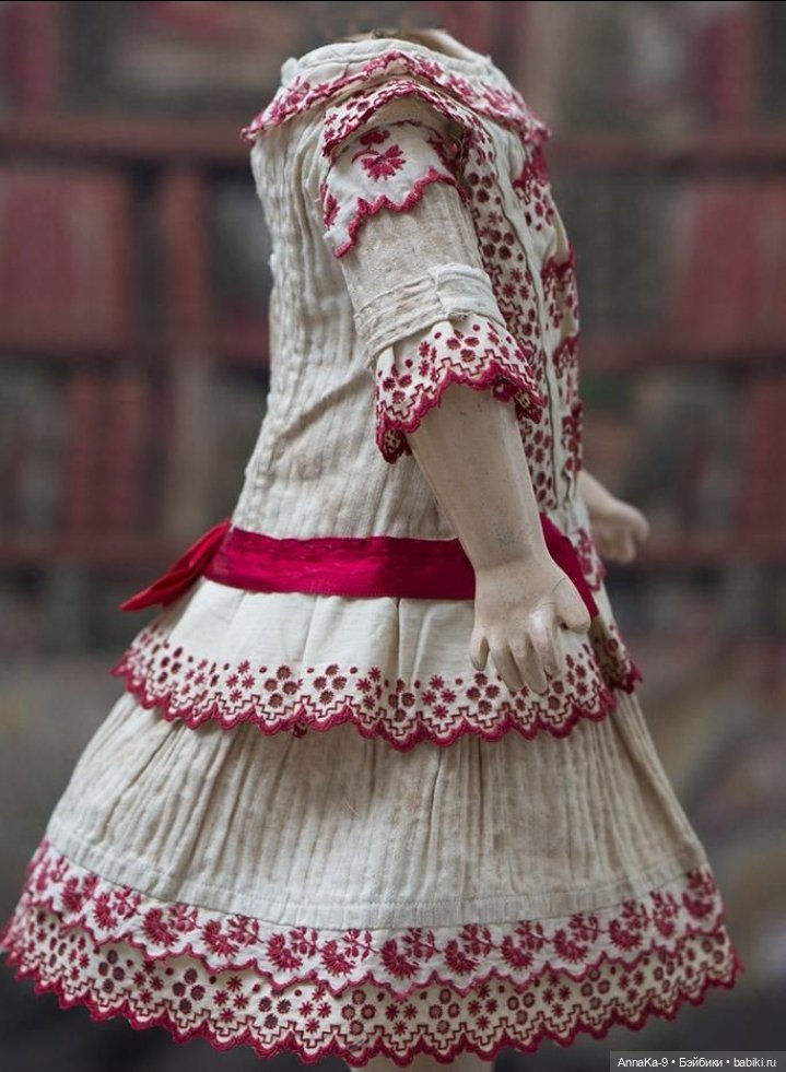 Платья для антикварных кукол с декором тесьмой, часть 2