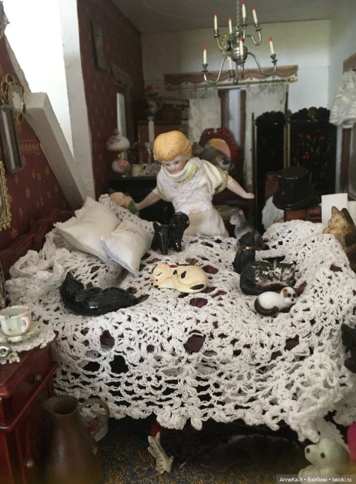 Сценки из кукольных домиков