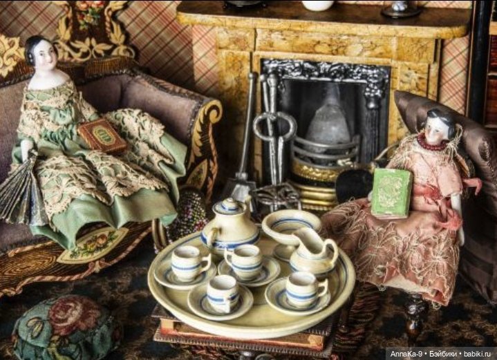 Сценки из кукольных домиков