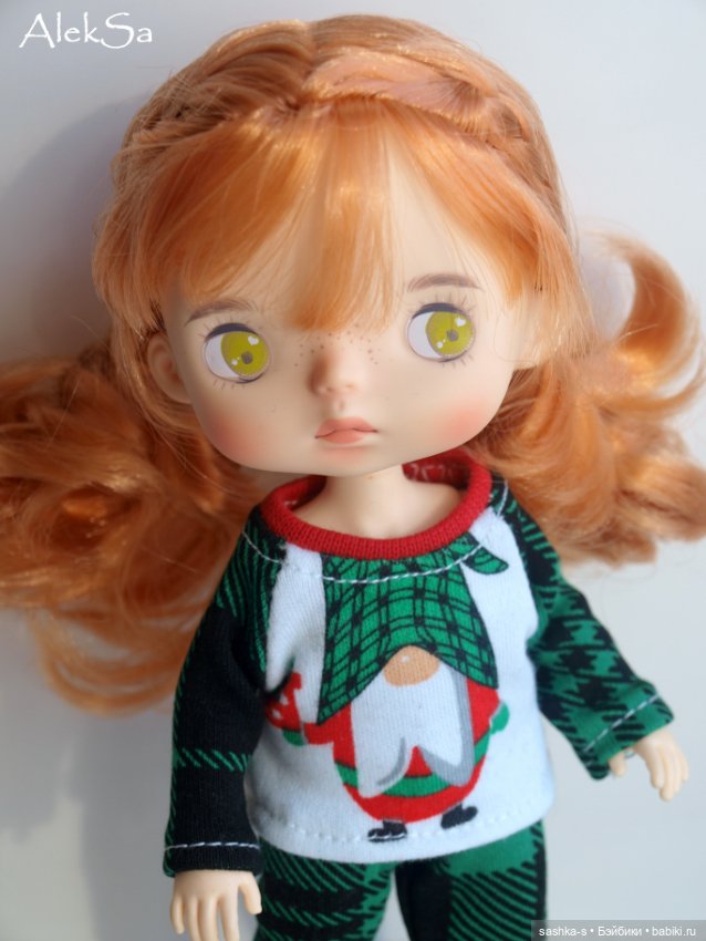 Запоздавшие новогодние гномы в пижамках