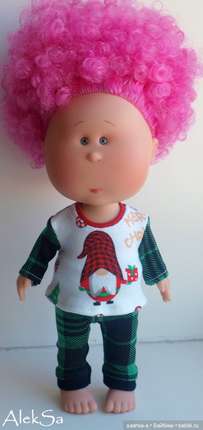 Запоздавшие новогодние гномы в пижамках