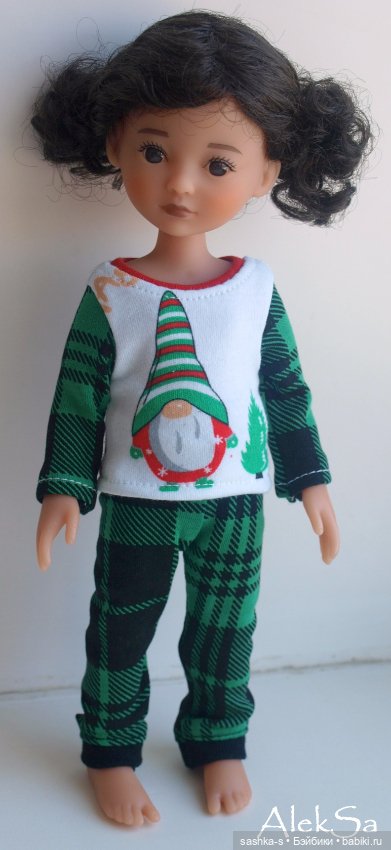 Запоздавшие новогодние гномы в пижамках