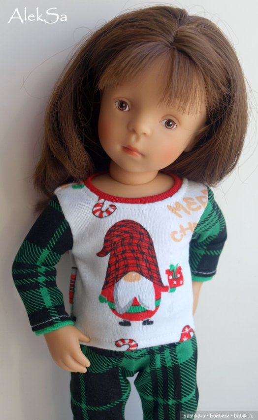 Запоздавшие новогодние гномы в пижамках