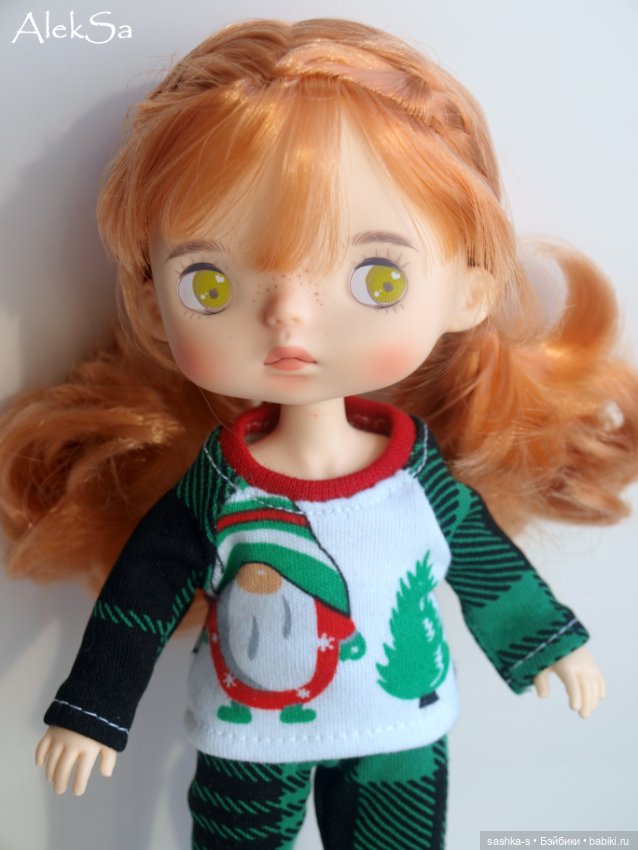 Запоздавшие новогодние гномы в пижамках