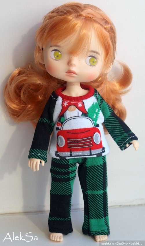 Запоздавшие новогодние гномы в пижамках