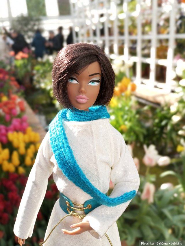 Весенняя тема: девушки и цветы (фото 10)