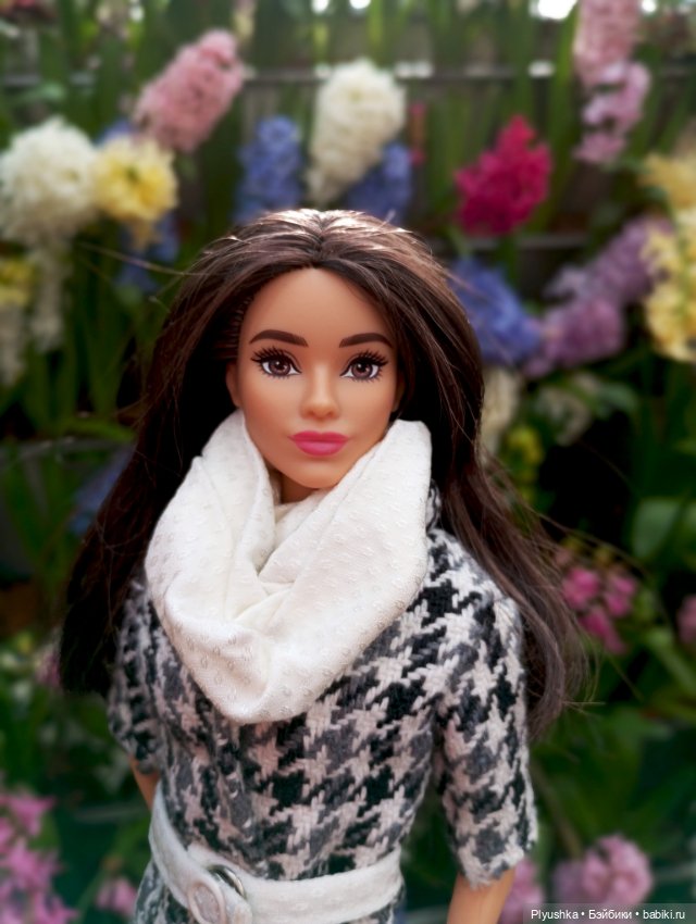 Весенняя тема: девушки и цветы