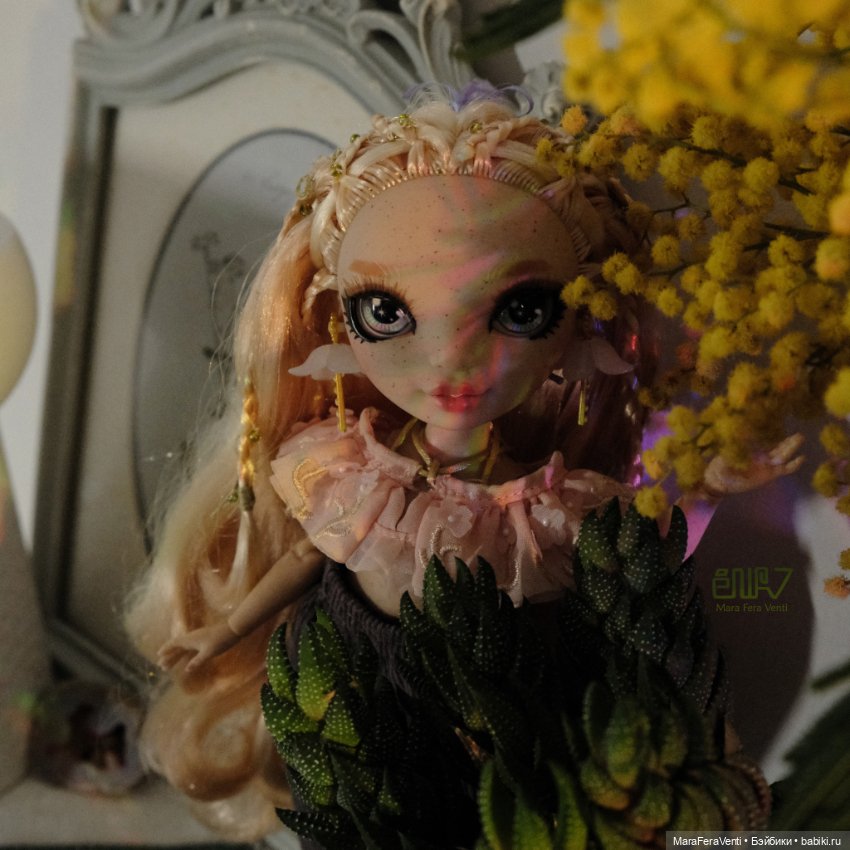 Фотосессия с мимозой — Куклы Rainbow High (Рейнбоу Хай