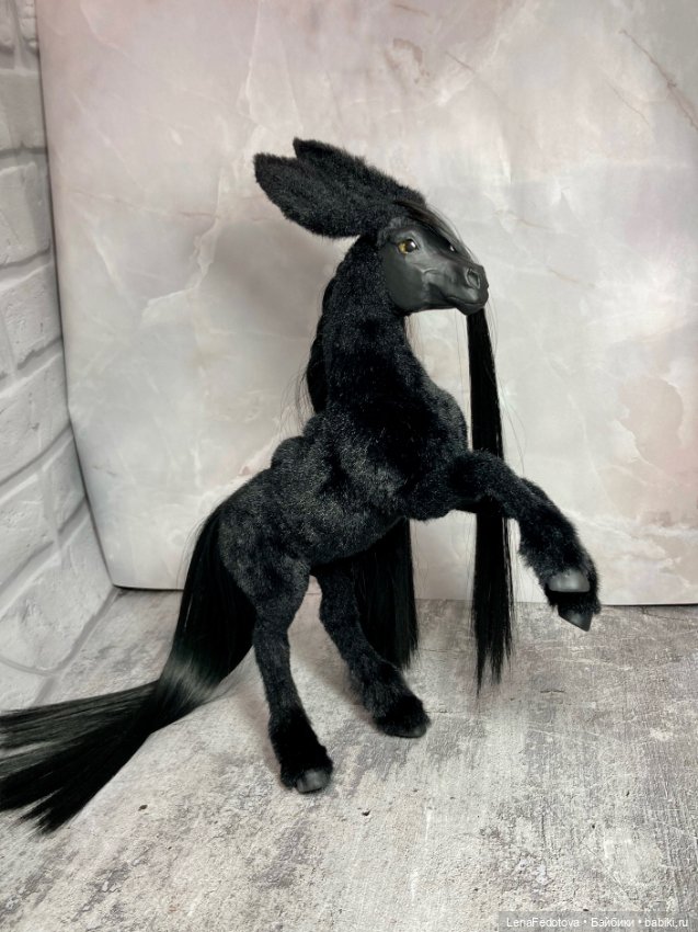 Вороной Конёк-Горбунок — Игрушки в смешанной технике (мех и глина): Арт (фото 2)