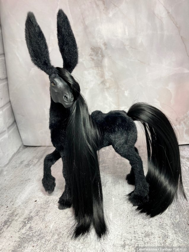 Вороной Конёк-Горбунок — Игрушки в смешанной технике (мех и глина): Арт