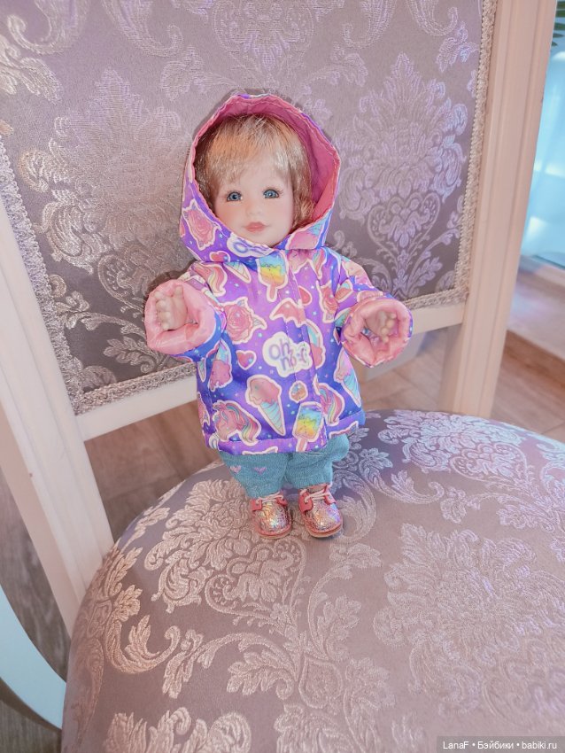 Пешком по Волге с Элиной. Весна с мини адорой