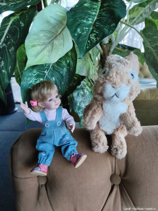 Пешком по Волге с Элиной. Весна с мини адорой