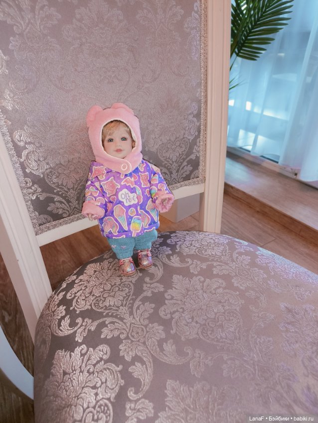 Пешком по Волге с Элиной. Весна с мини адорой