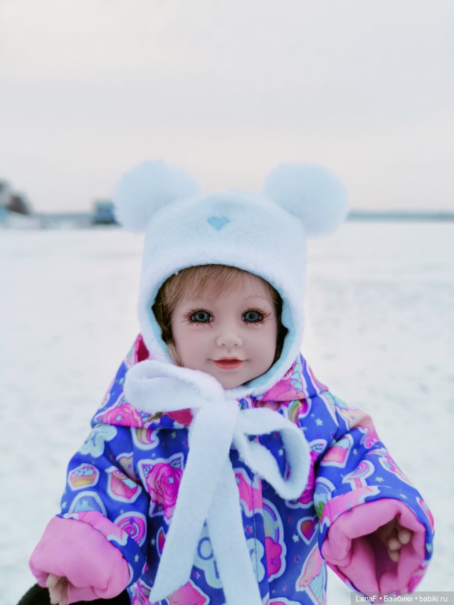 Пешком по Волге с Элиной. Весна с мини адорой